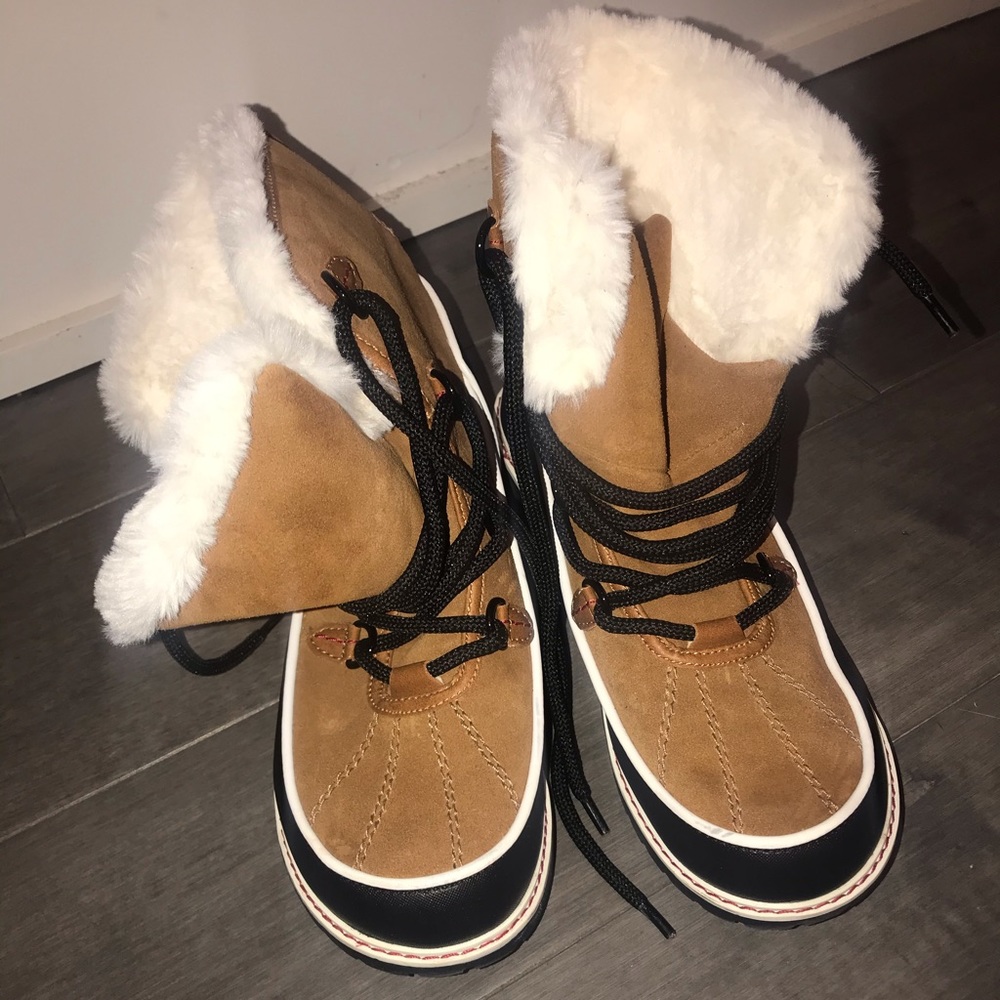 COPY - ALDO FAUX FUR SNOW BOOTS SIZE 9
